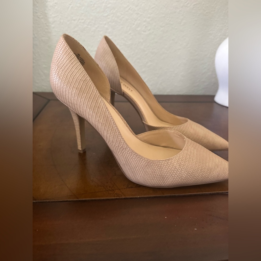 Elegant Nine West Tan High Heels
